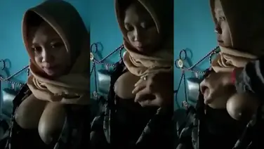 Bokep Jilbab ABG Pasrah Dada Diremas Keras poster