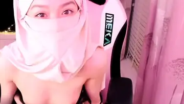 Bokep Jilbab Putih Di Anal Goyang Ganas poster