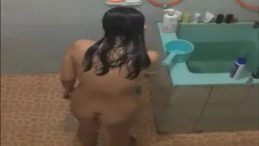 Ngintip Mandi Maria Gayung Hijau Kamar Mandi poster