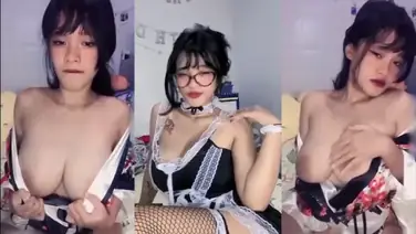 Yukiichan Tiktokers Dada Besar Sange Main Jari Di Kamar poster